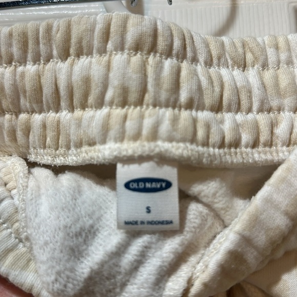 Old Navy Cream Patterned Jumpsuit - Picture 7 of 8